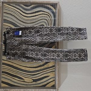 NWOT Size 14 APT 9 Womens  FUN Snakeprint Jeans with Tummy Control! Slimming!